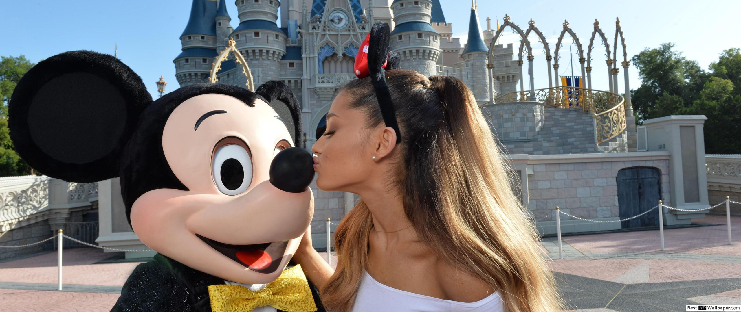 ariana-grande-libani-mickey-mouse-tapeta-na-zed-2560x1080_14